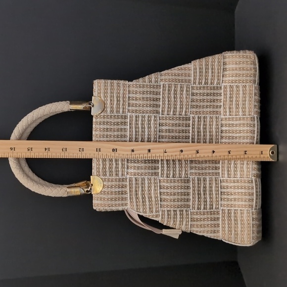VGT, Fiona Italian Straw Woven Women's Handbag with Rope Handles. - Picture 12 of 16